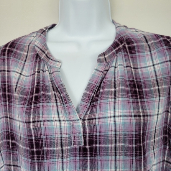 Time and Tru Women's Small Purple Plaid Long Sleeve Shirt V-neck Roll Tab Soft - Picture 2 of 6